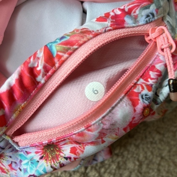 Lululemon Run Inspire Crop II Luxtreme Flowabunga Mini Multi/Bleached Coral - Picture 16 of 16